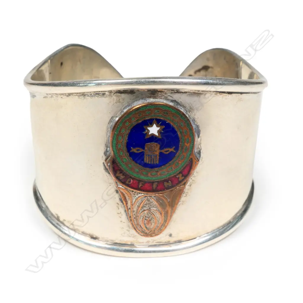 NZ Maker unknown silver Federated Framers napkin ring, Image 1++